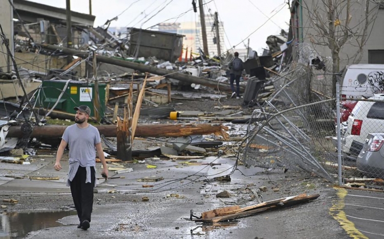 USA: 25 morts dans de violentes tornades dans le Tennessee