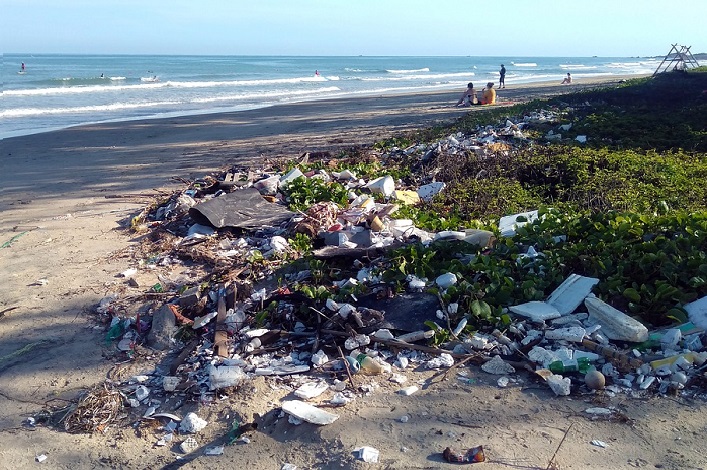 LE COÛT CACHÉ DU PLASTIQUE SERAIT DIX FOIS SUPÉRIEUR À SES COÛTS DE PRODUCTION, ALERTE LE WWF
