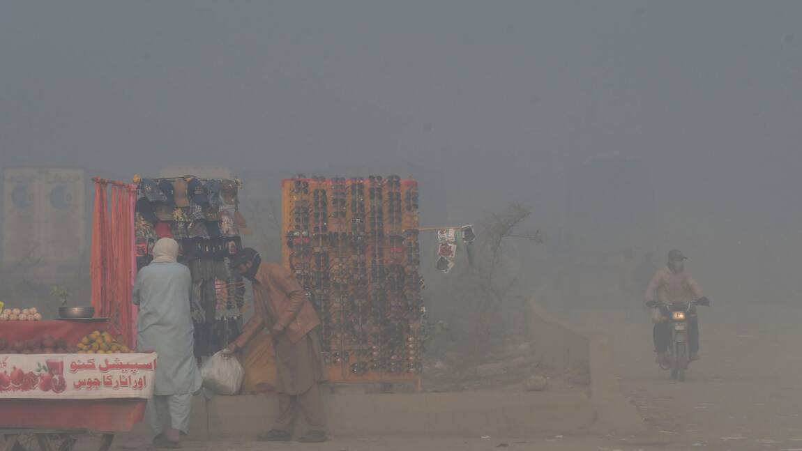 Pakistan: à Lahore, on ne tombe pas malade du Covid, mais de la pollution de l’air