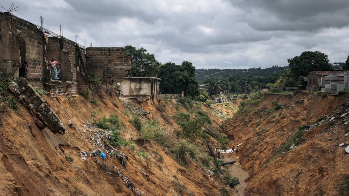 Urbanisme sauvage et érosion à Kinshasa: quand la rue devient ravin