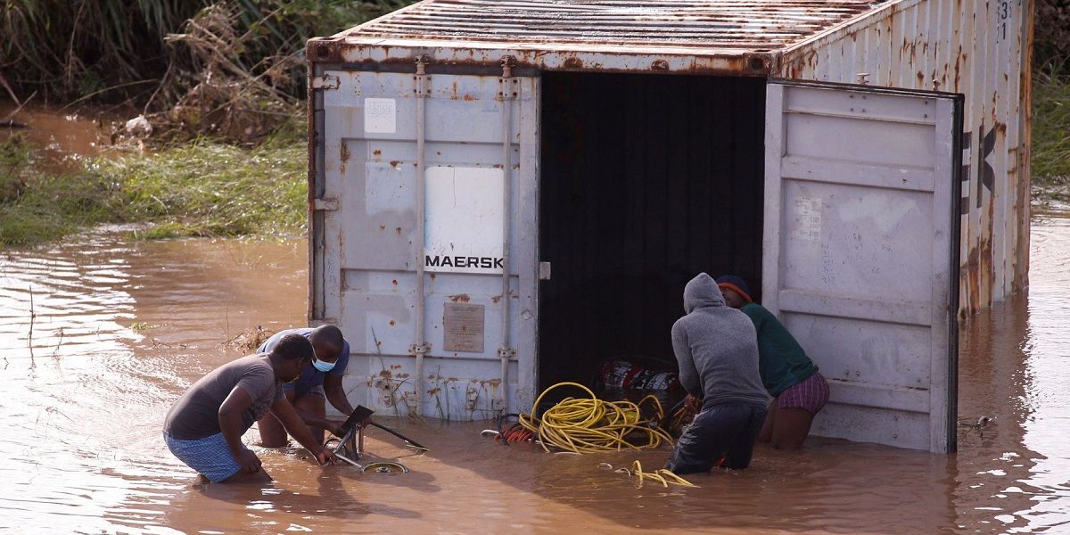 Afrique du Sud : Difficiles recherches de disparus après des inondations dévastatrices